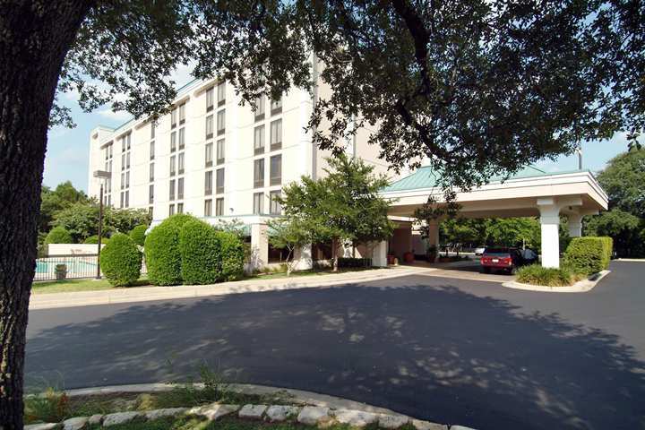 Hotel Hampton Nw Near The Domain
